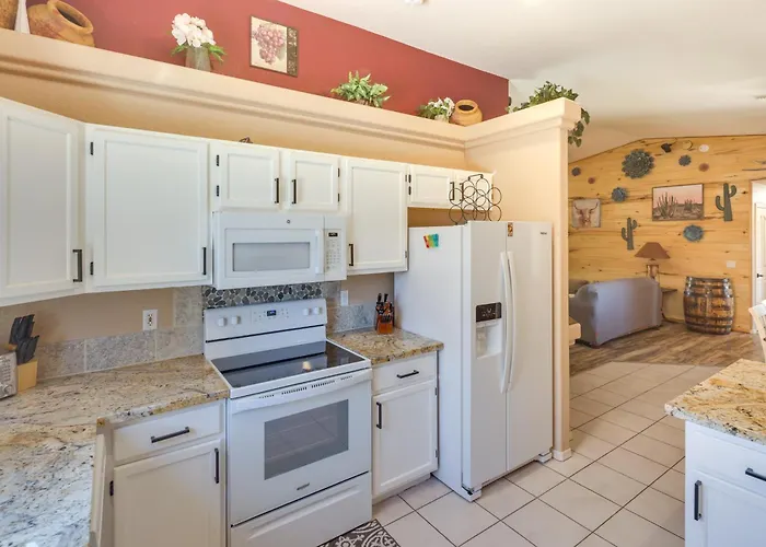 Lovely Bullhead Retreat W/ Pool And Hot Tub * Bullhead City