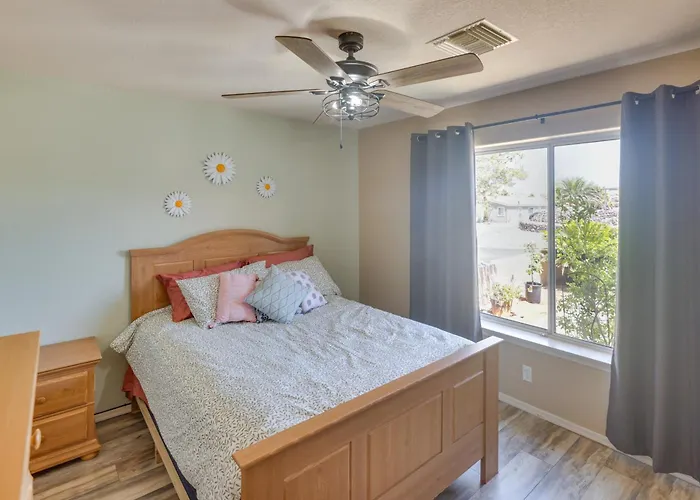 Сasa de vacaciones Lovely Bullhead Retreat W/ Pool And Hot Tub