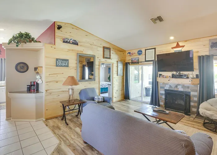 Lovely Bullhead Retreat W/ Pool And Hot Tub