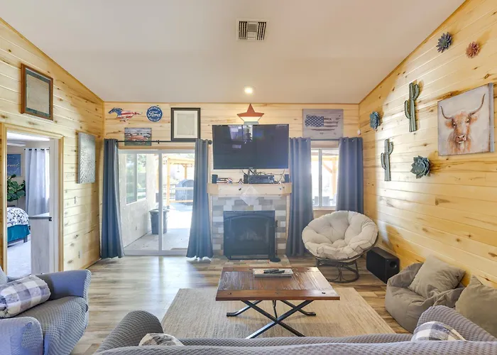 Сasa de vacaciones Lovely Bullhead Retreat W/ Pool And Hot Tub *