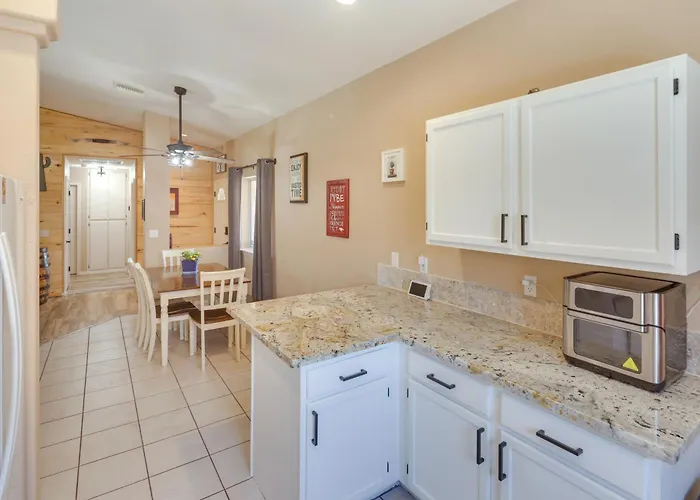 Сasa de vacaciones Lovely Bullhead Retreat W/ Pool And Hot Tub *