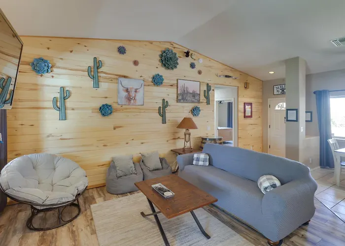 Сasa de vacaciones Lovely Bullhead Retreat W/ Pool And Hot Tub Bullhead City