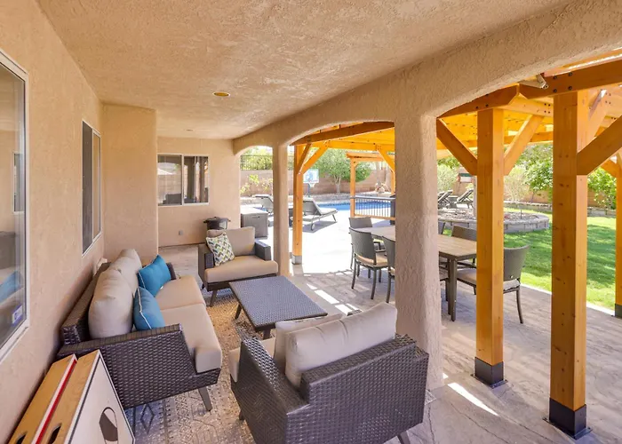 Сasa de vacaciones Lovely Bullhead Retreat W/ Pool And Hot Tub Bullhead City